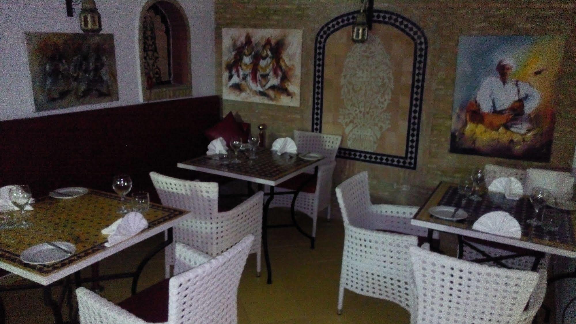 Pasta Plaza Hotel Arzila Exterior foto
