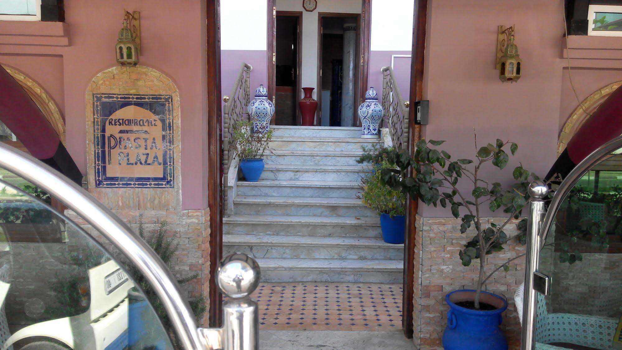 Pasta Plaza Hotel Arzila Exterior foto